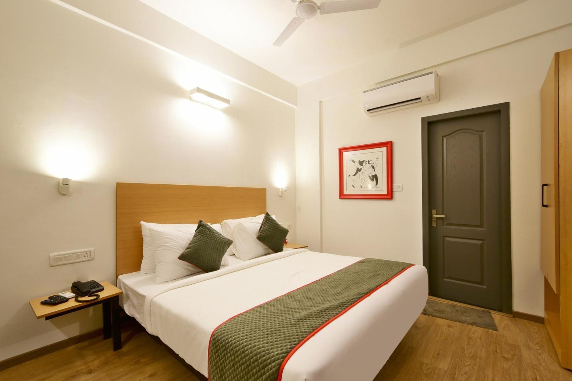 Townhouse Airport Road Otel Yelahanka Dış mekan fotoğraf