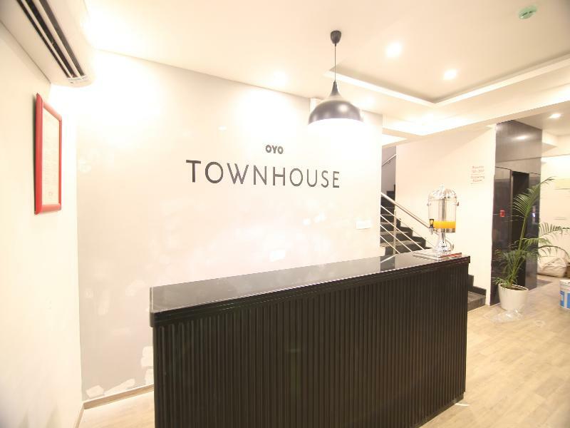 Townhouse Airport Road Otel Yelahanka Dış mekan fotoğraf