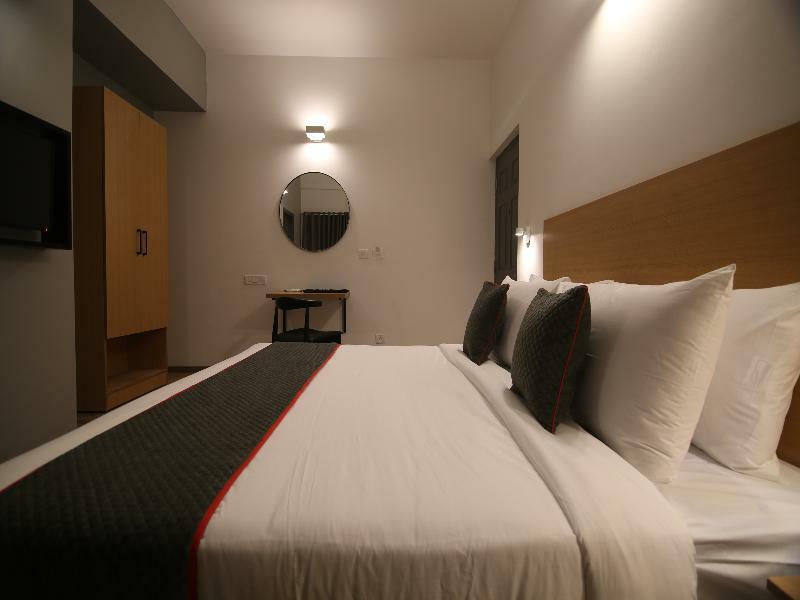 Townhouse Airport Road Otel Yelahanka Dış mekan fotoğraf